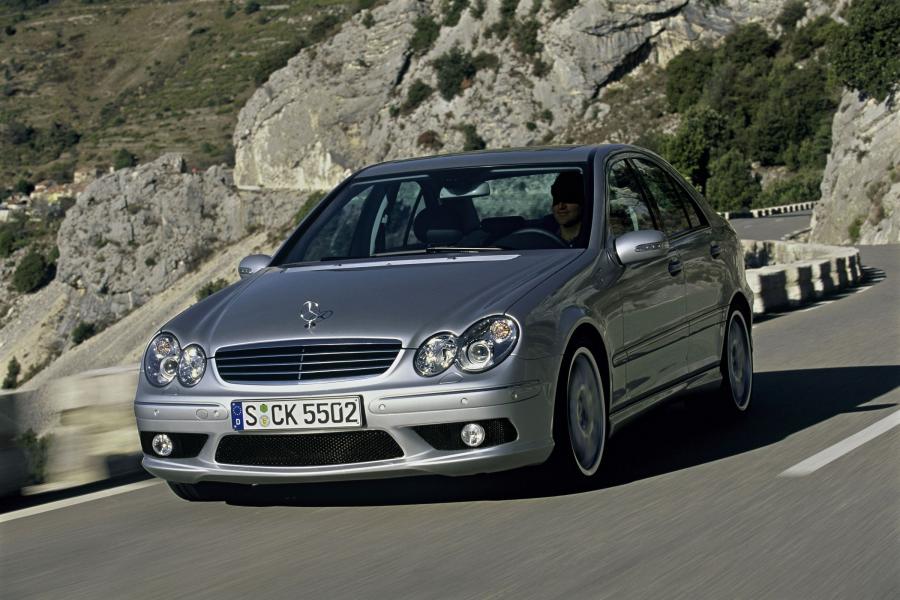  Mercedes-Benz C55 AMG 2005 года  (фото 32 из 37)